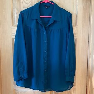 American Eagle Button-Up